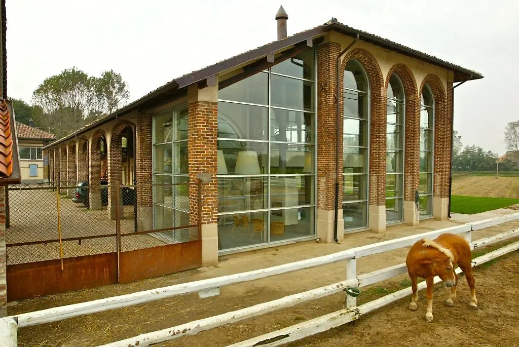 Agriturismo Cascina Caremma Besate 0*,  Italy